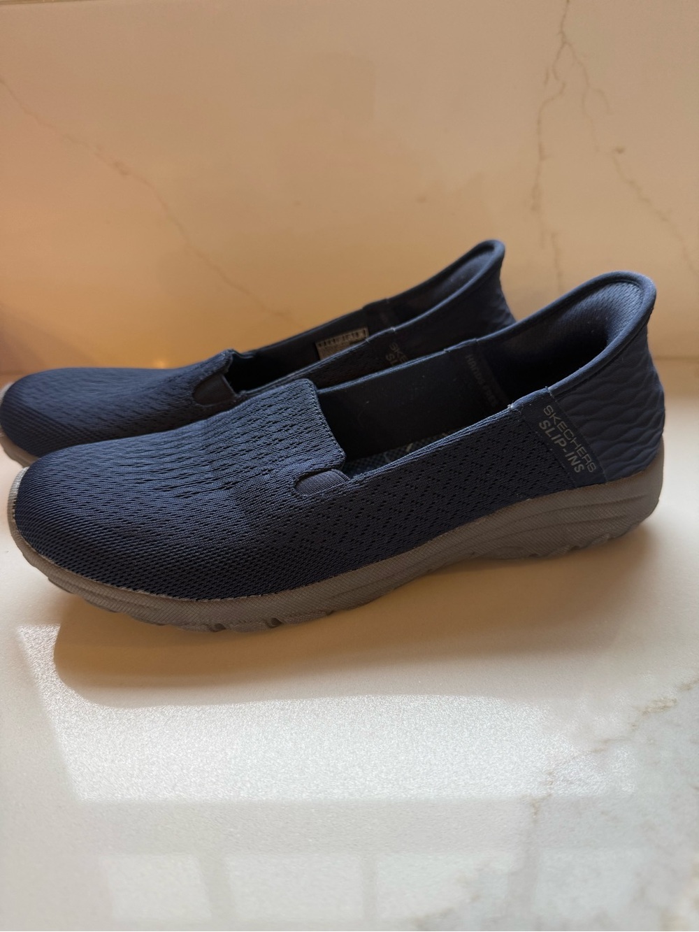 Skechers Reggae
Fest 2.0 Slip-Ins Navy women’s size 7